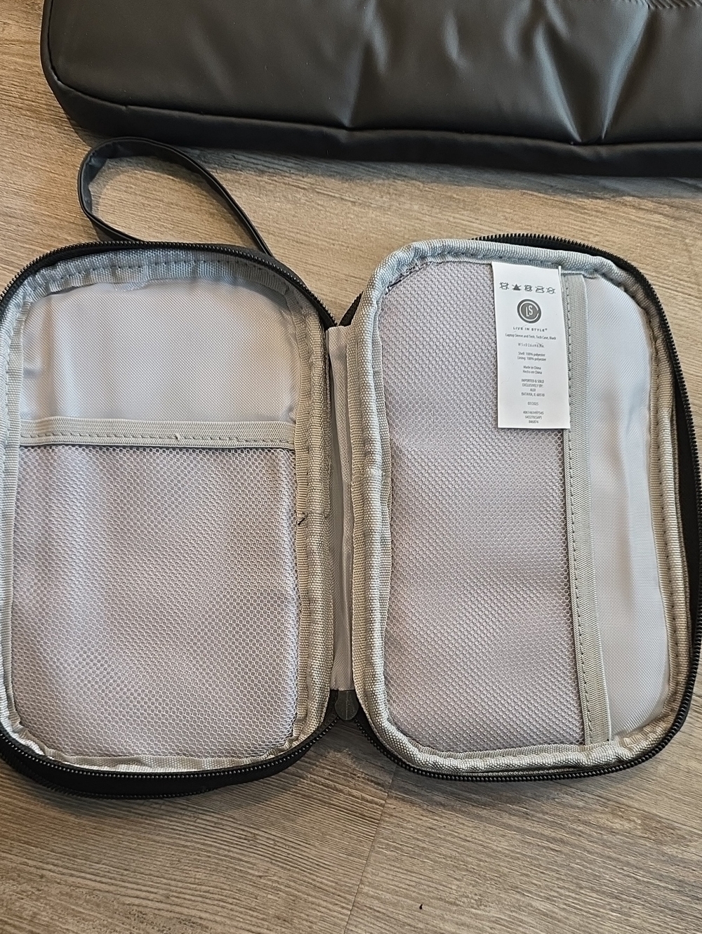 Laptop And Computer Accessory Bag - Picture 4 of 5